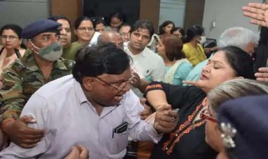 केडीए में सिग्नेचर ग्रीन सिटी की महिलाओं का हंगामा : यूनियन अध्यक्ष और लोगों में धक्कामुक्की