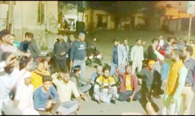 अवैध खनन मामले का आरोपी थाने से छोड़ा गया : बीजेपी कार्यकर्ताओं ने जमकर किया हंगामा