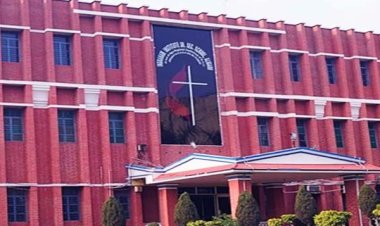 उत्तर प्रदेश के अलीगढ़ के एक स्कूल में टीचर ने दी रील बनाने की सजा :  तो छात्र ने स्कूल की दूसरी मंजिल से लगा दी छलांग